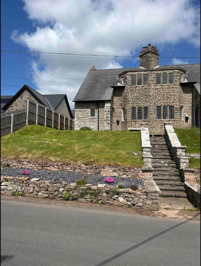 Cosy Arts & Crafts Cottage With Stunning Views 브레컨 외부 사진