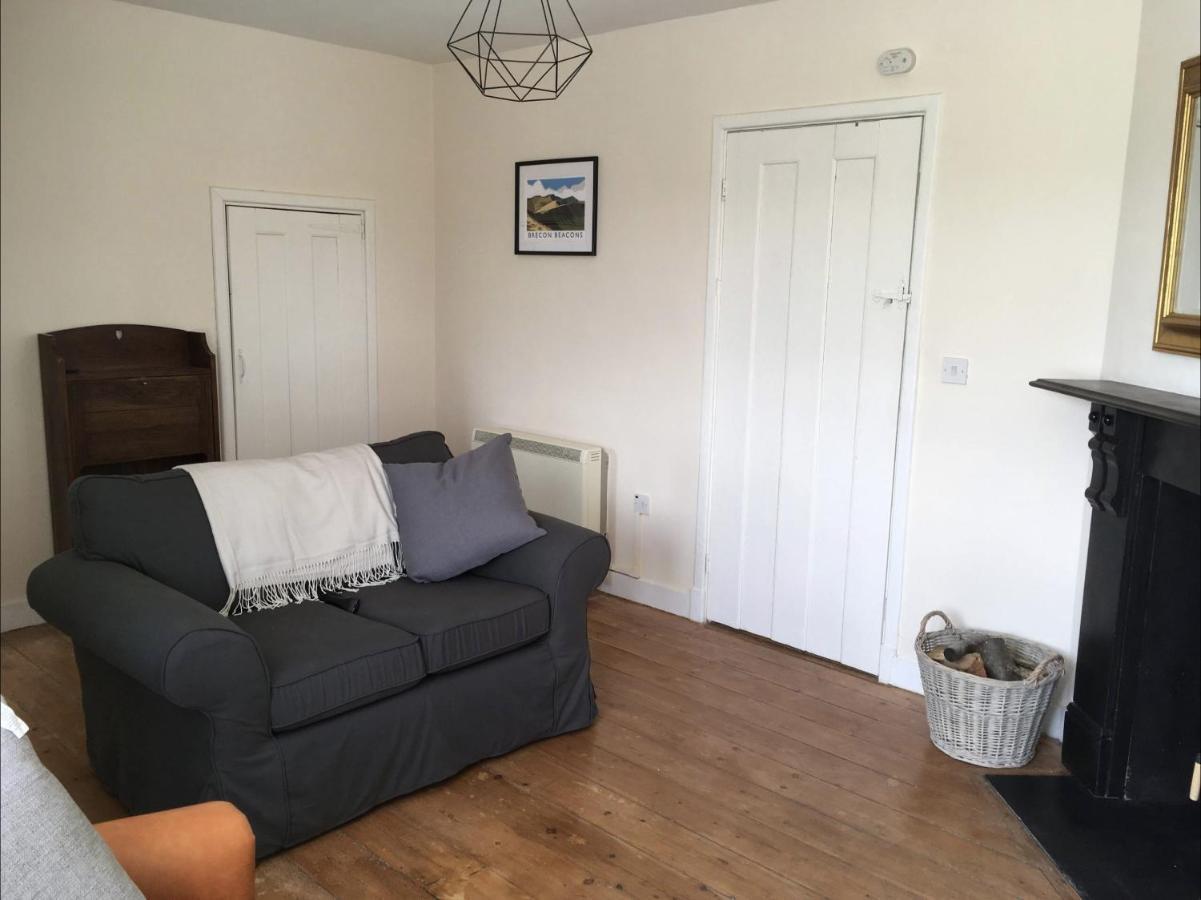 Cosy Arts & Crafts Cottage With Stunning Views 브레컨 외부 사진